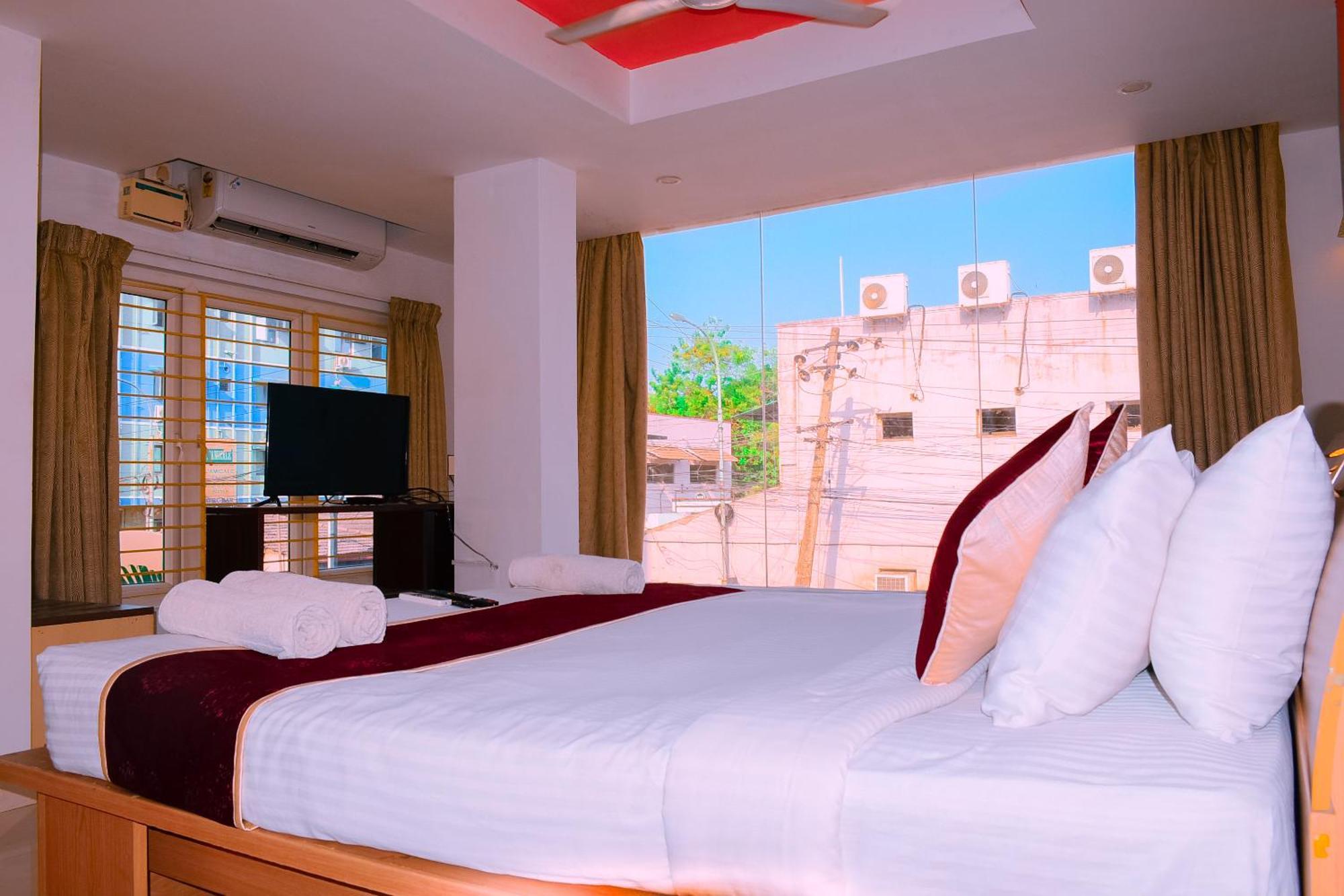 Naksha Tree Hotels- Ramapuram Chennai Extérieur photo