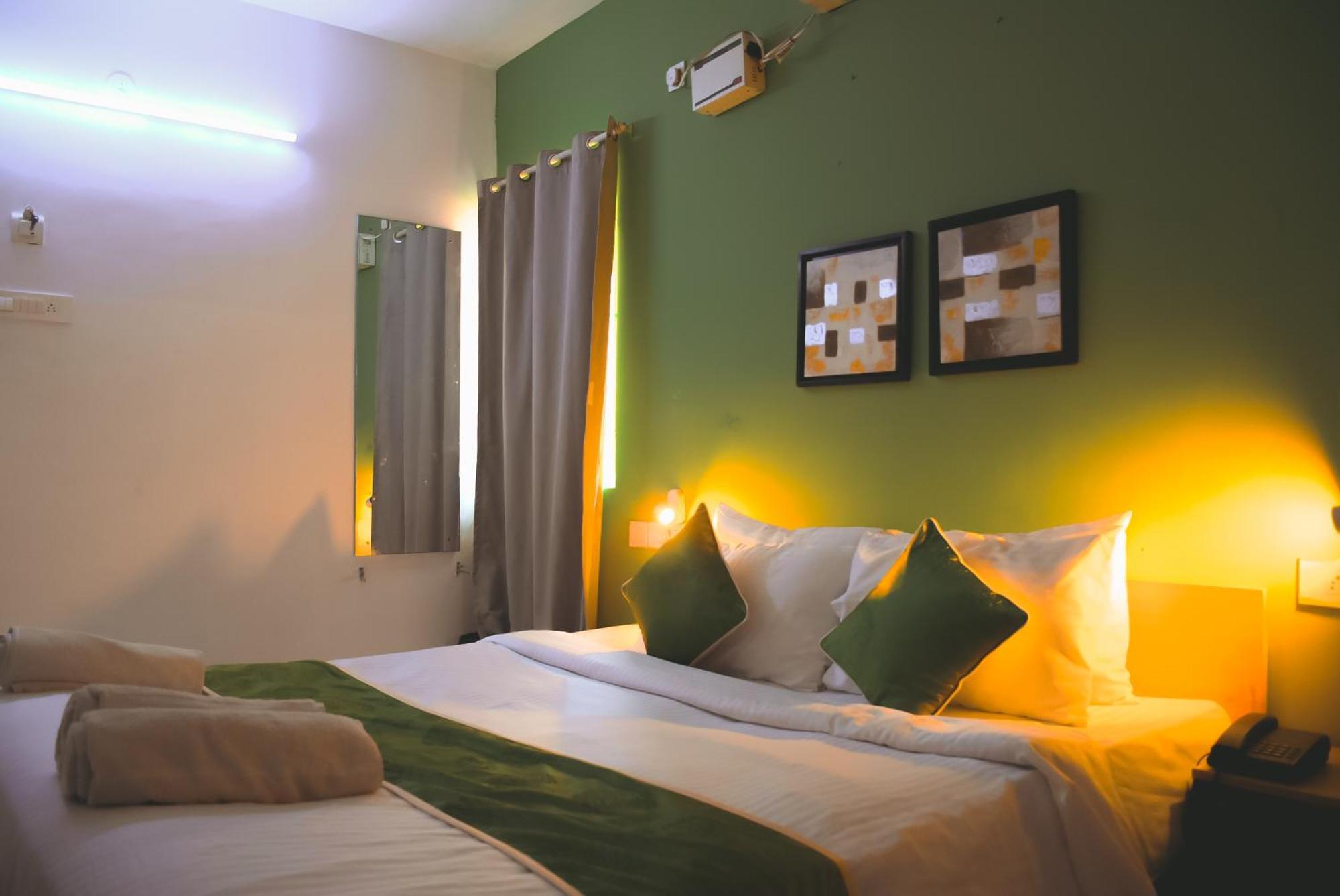 Naksha Tree Hotels- Ramapuram Chennai Extérieur photo